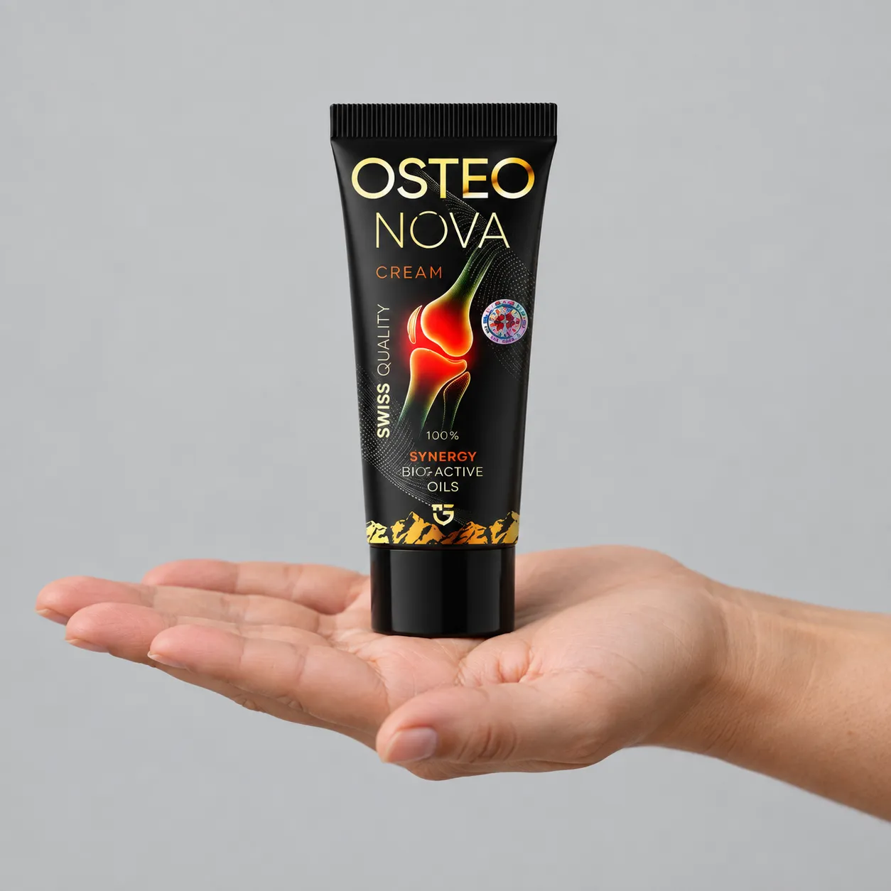 OsteoNova cream — el envase en la mano